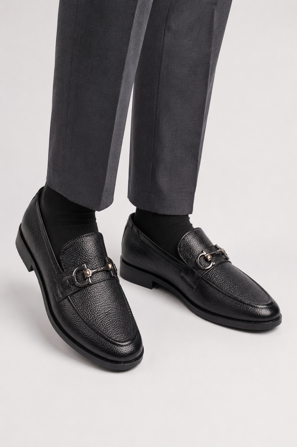 Elegant Oscar Black